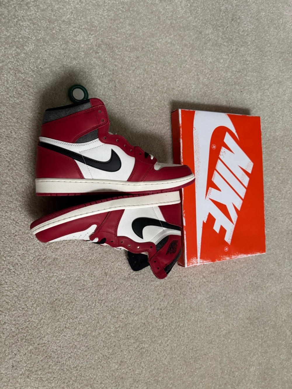 Jordan 1 Retro High OG “Chicago Lost and Found” — Size 10 Men - Picture 5 of 9